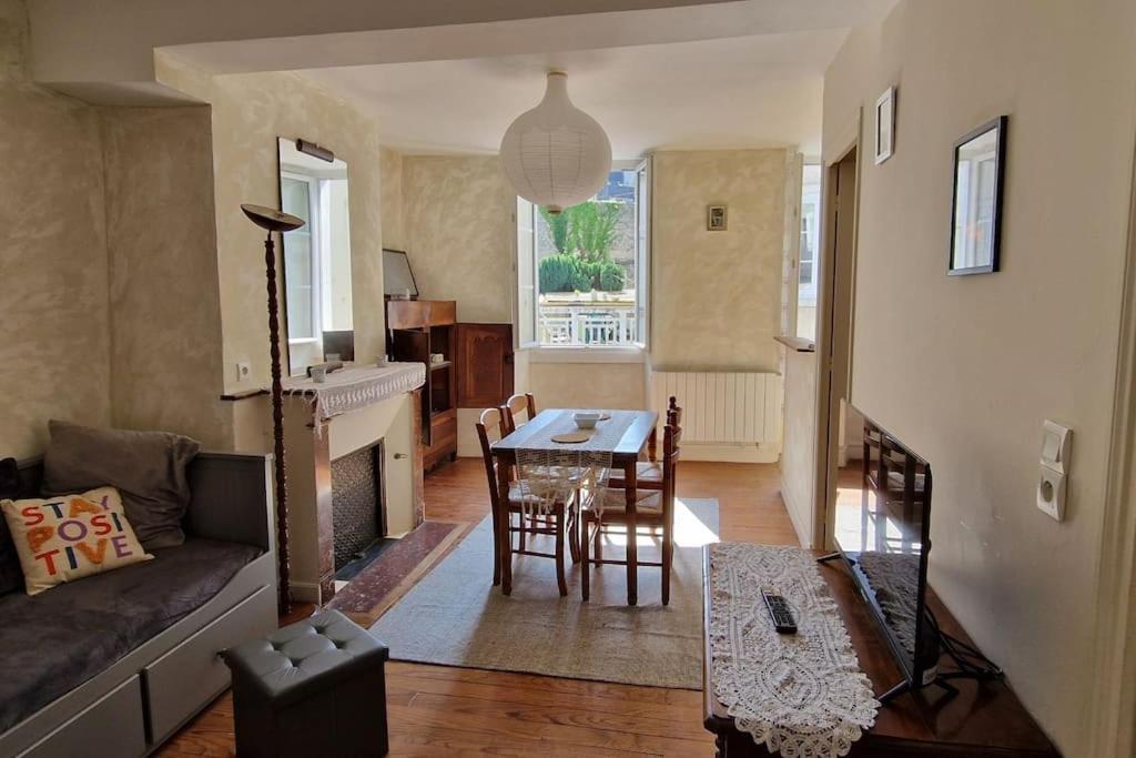 Appartement Dans Maison De Ville - 4 Personnes Oloron-Sainte-Marie Exterior foto