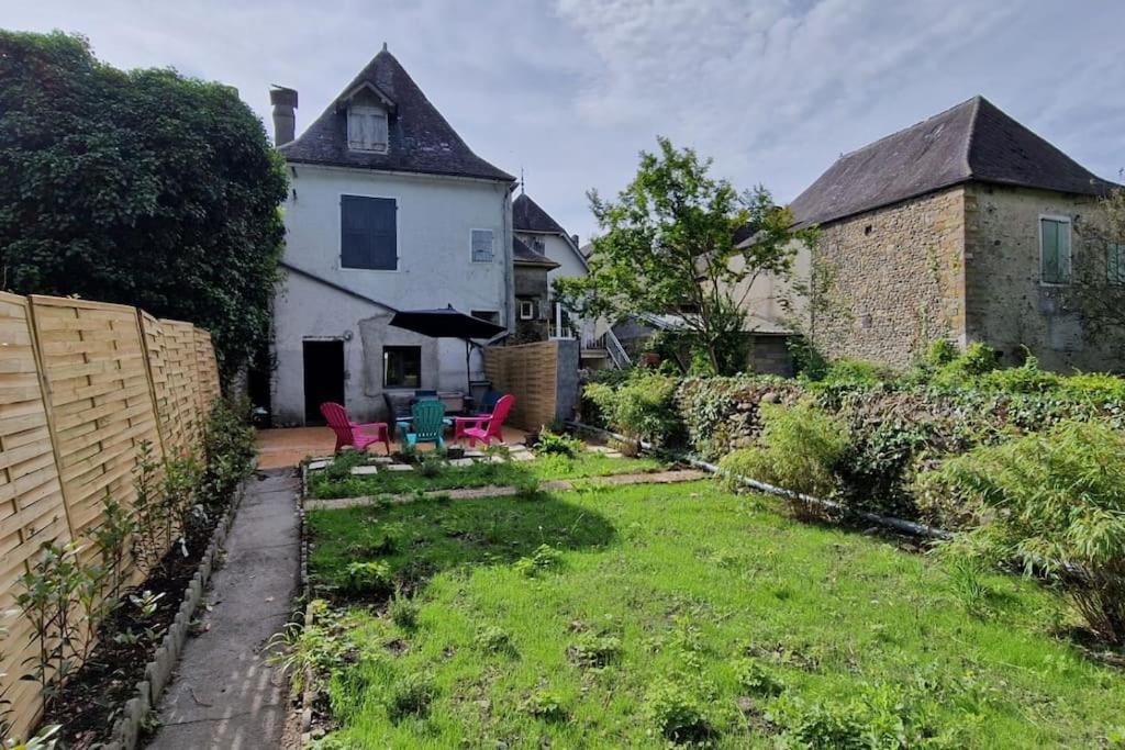 Appartement Dans Maison De Ville - 4 Personnes Oloron-Sainte-Marie Exterior foto