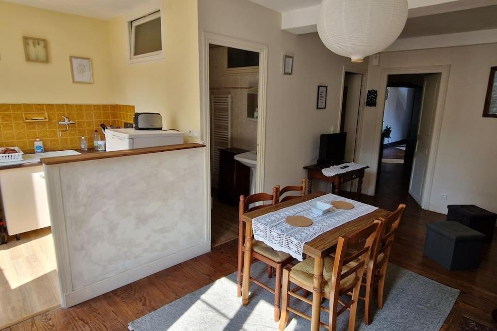 Appartement Dans Maison De Ville - 4 Personnes Oloron-Sainte-Marie Exterior foto